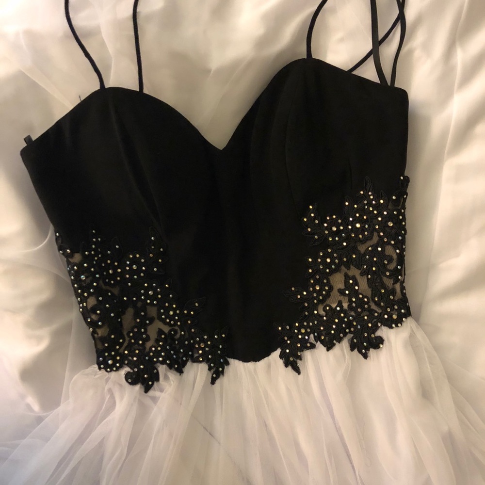 Black and white Ball gown - Picture 2 of 8